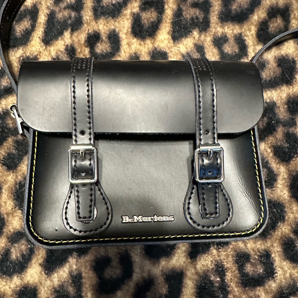 Dr Marten cross body bag